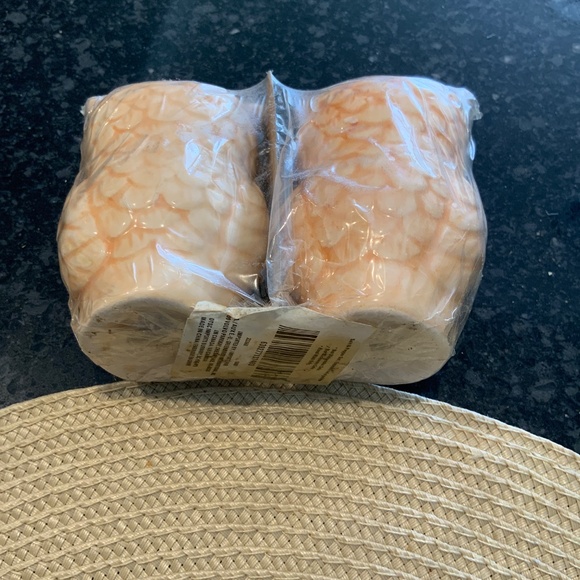 Vintage Ceramic Owl Salt-Pepper Shaker Set - Picture 3 of 4